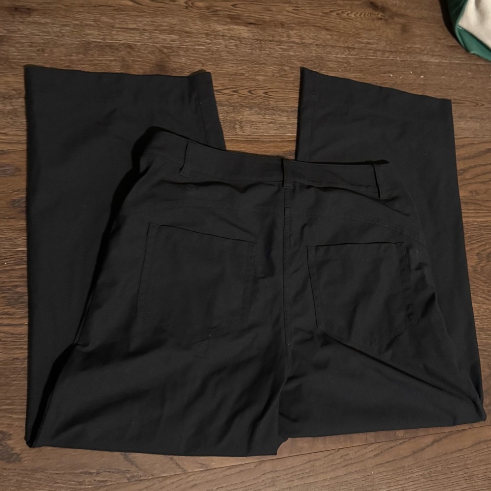 Lululemon City Sleek Five Pocket Wide Leg Pant, size 29 - Picture 4 of 4